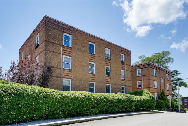 APT-2 - 31 Chestnut St, Condo with 2 bedrooms, 1 bathrooms and 2 parking in Worcester MA | Image 19