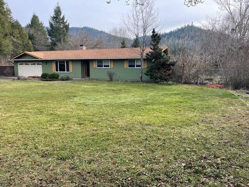 427 Lofland Ln, Williams, OR, 97544-9535 | Card Image