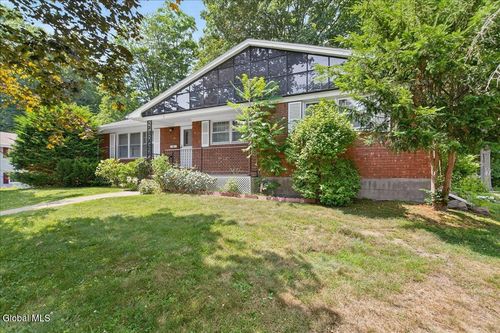 3 Roberts Lane, Saratoga Springs, Inside, NY, 12866 | Card Image