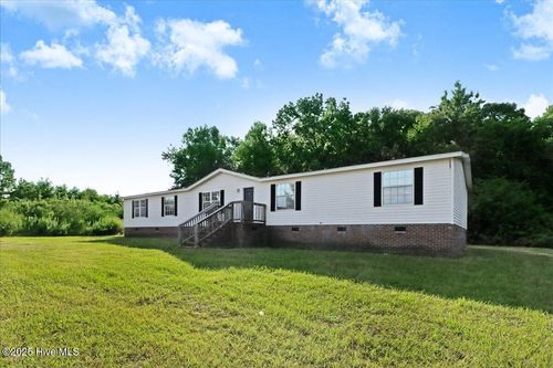 103 Red Fox Trl, Pikeville, NC, 27863-9512 | Card Image