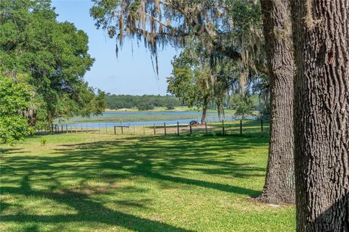8048 County Line Rd, Melrose, FL, 32666-8806 | Card Image
