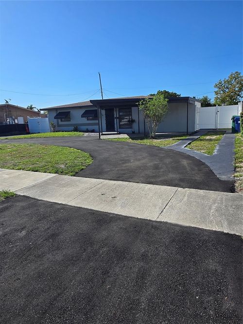 3970 Nw 171st Ter, Miami Gardens, FL, 33055-4540 | Card Image