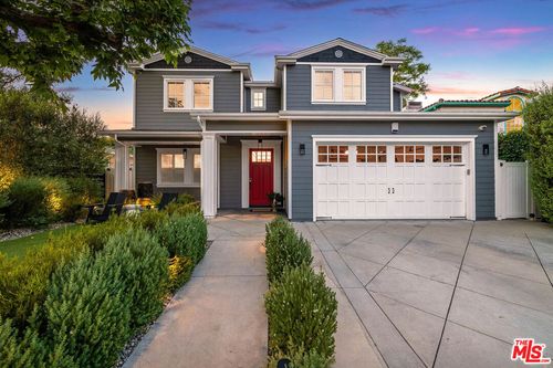 10515 Whipple St, Toluca Lake, CA, 91602-2935 | Card Image