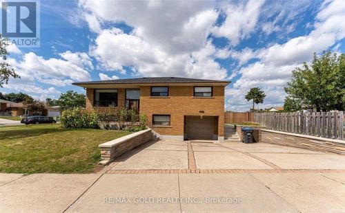 7305 Redstone Rd, Mississauga, ON, L4T2B1 | Card Image