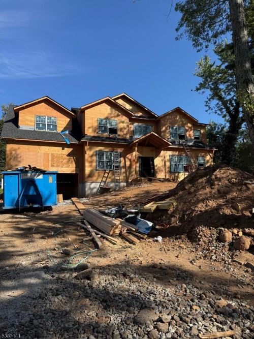 19 Tilden Ct, Livingston, NJ, 07039-2418 | Card Image