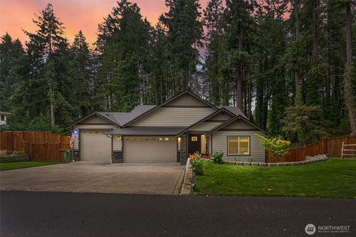 14302 18th Avenue Ct S, Spanaway, WA, 98387-9044 | Card Image