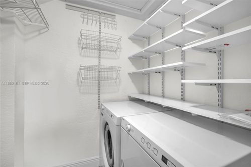 apt-19-3245 Virginia St, Coconut Grove, FL, 33133-5243 | Card Image