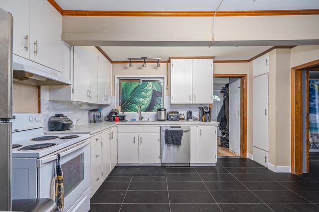 4339 200 Street, House other with 3 bedrooms, 1 bathrooms and 6 parking in Langley BC | Image 9