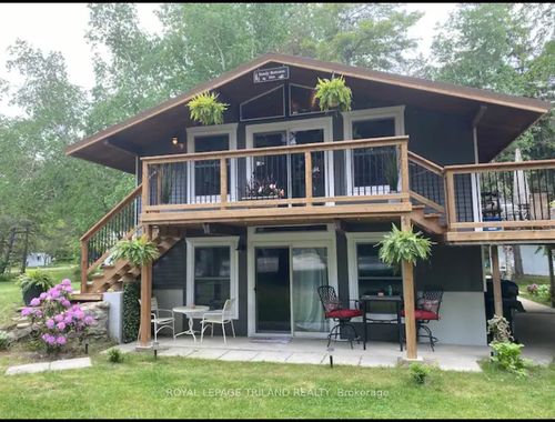 6329 William St, Lambton Shores, ON, N0N1J2 | Card Image