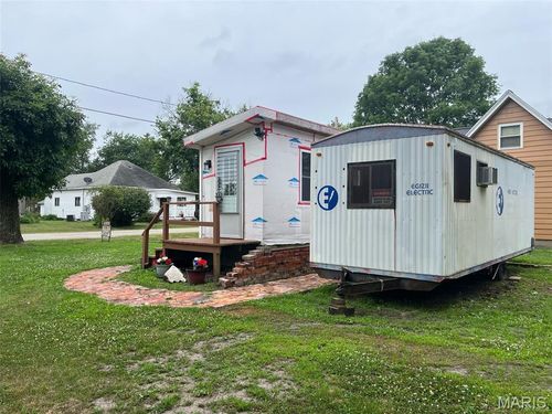 210 E Raymon Ave, Witt, IL, 62094-1144 | Card Image