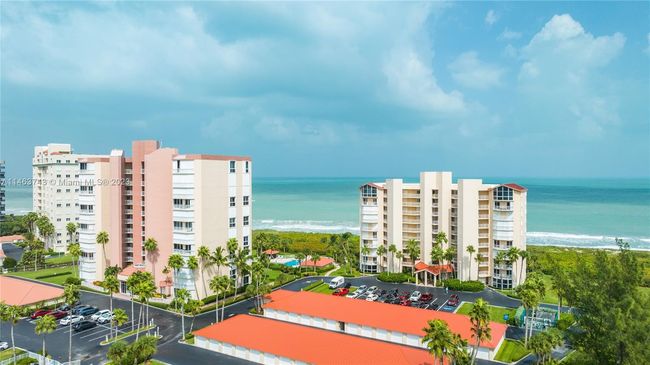405 - 3870 N Highway A1a, Condo with 2 bedrooms, 2 bathrooms and null parking in Hutchinson Island FL | Image 37