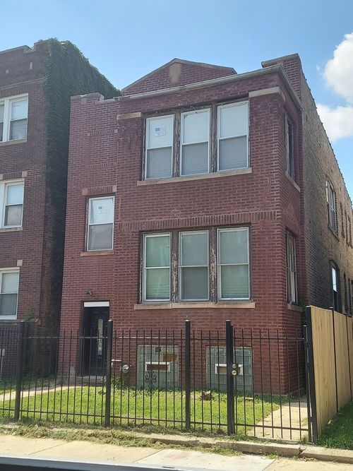 7650 S May St, Chicago, IL, 60620-2924 | Card Image