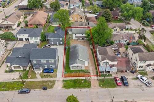 27 Norwood St, Houston, TX, 77011-3321 | Card Image