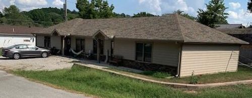 215 W Washington St, Mansfield, MO, 65704-8464 | Card Image