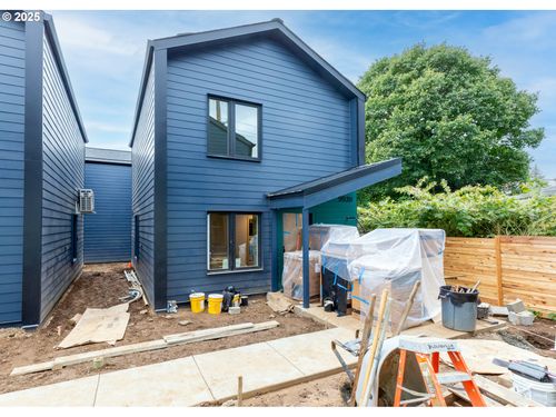 4-9939 Milwaukie Expy, Portland, OR, 97222 | Card Image