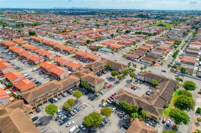 APT-203 - 3011 W 76 Th St, Condo with 3 bedrooms, 2 bathrooms and null parking in Hialeah FL | Image 23