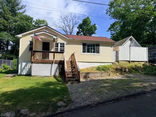 3 Adams Trl, Hopatcong, NJ, 07843-1202 | Card Image