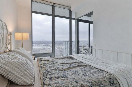 2109-105 The Queensway, Toronto, ON, M6S5B5 | Card Image