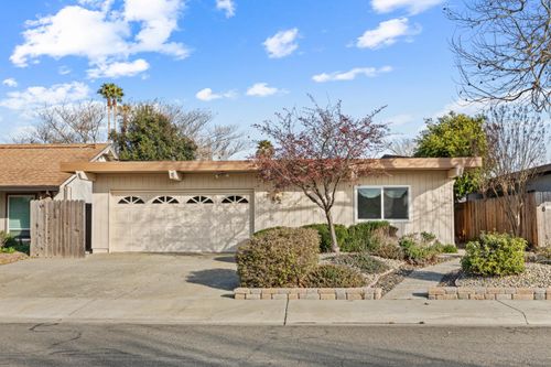 742 Harvard Bnd, Woodland, CA, 95695-5018 | Card Image