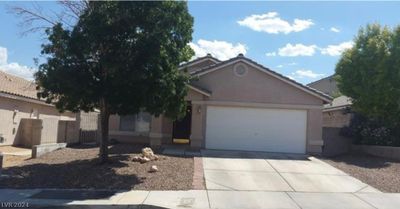 33 Newburg Avenue, House other with 3 bedrooms, 2 bathrooms and null parking in North Las Vegas NV | Image 1