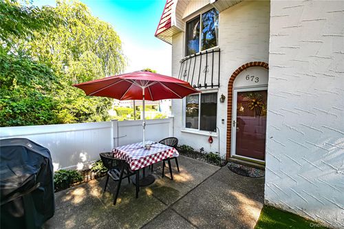 673 Blue Ridge Dr, Medford, NY, 11763-1214 | Card Image