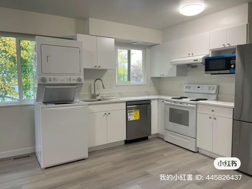 upstair-2XXX W King Edward Ave, Vancouver, BC, V6L3C2 | Card Image