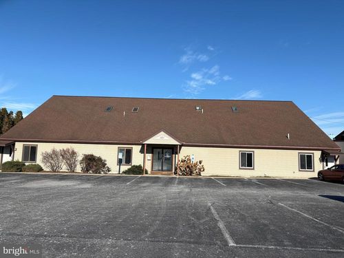 5984 Main St, EAST PETERSBURG, PA, 17520-1549 | Card Image