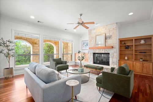 19 Swiftwater Trl, The Hills, TX, 78738-1417 | Card Image
