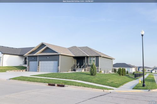 6800 Brookside Dr, Sioux City, IA, 51106-8019 | Card Image