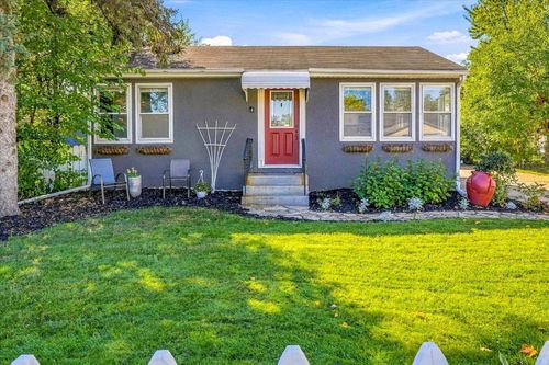 1812 9th St, White Bear Lake, MN, 55110-6722 | Card Image