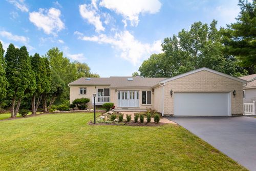 2027 Alta Vista Dr, Waukegan, IL, 60087-4067 | Card Image
