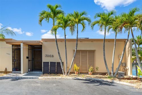 7003 Crown Gate Ct, Miami Lakes, FL, 33014-2037 | Card Image