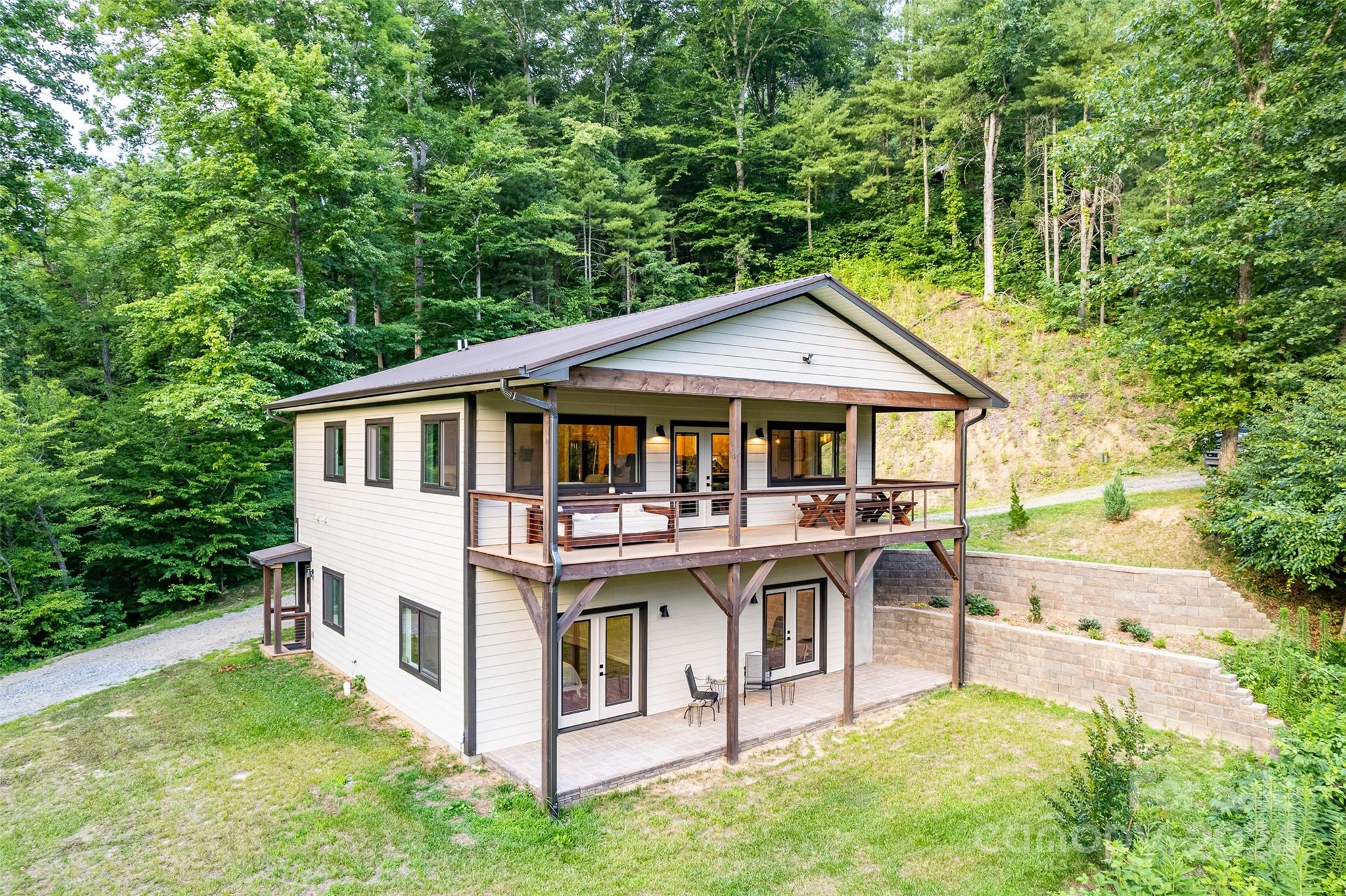 Coyote Springs Farm Rd, Leicester, NC 28748