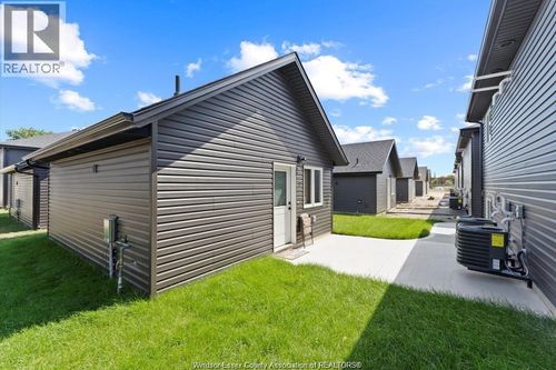 3-1807 Meldrum Rd, Windsor, ON, N8W0B6 | Card Image