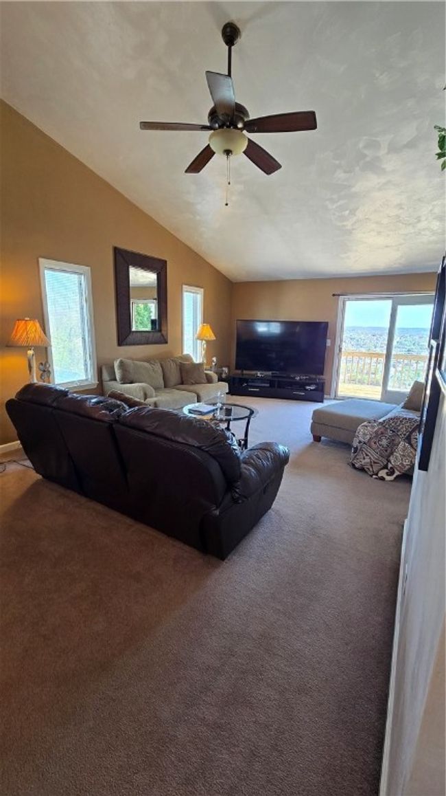 198 Cambria Hill Dr, Townhouse with 2 bedrooms, 2 bathrooms and 2 parking in Tarentum PA | Image 8