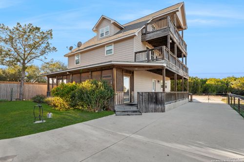 556 Apollo Dr, Canyon Lake, TX, 78133-4972 | Card Image