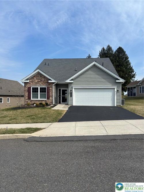 5424 Traditions Dr, Coopersburg, PA, 18036-8732 | Card Image