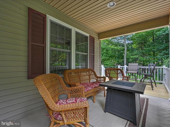 2416 Crow Foot Dr, House other with 3 bedrooms, 3 bathrooms and null parking in AUBURN PA | Image 4