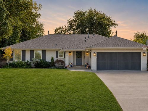 1722 Coventry Lane, Nichols Hills, OK, 73120 | Card Image