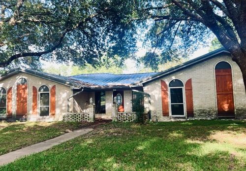 703 Shade Crest Cir, Cleveland, TX, 77327-4375 | Card Image
