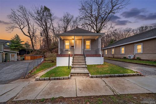 222 Bleakley Ave, Buchanan, NY, 10511-1002 | Card Image