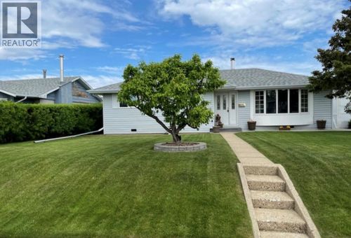 11112 14a Street, Dawson Creek, BC, V1G3Y7 | Card Image