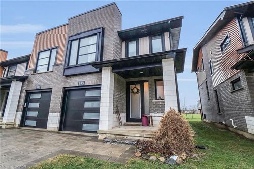 985 W Village Sq, London, ON, N6H0J7 | Card Image