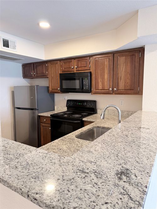 192-3410 Country Club Dr W, Irving, TX, 75038-4952 | Card Image