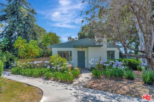 5513 Village Grn, Los Angeles, CA, 90016-5108 | Card Image