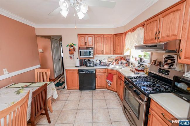 136 Martin Ave, House other with 3 bedrooms, 2 bathrooms and null parking in Clifton NJ | Image 11
