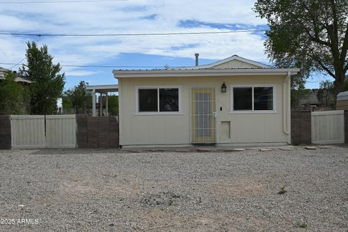 22205 W Old Highway 66, Seligman, AZ, 86337-5033 | Card Image
