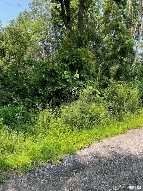 1926 River Vista Rd, Muscatine, IA, 52761-8300 | Card Image