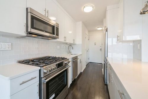 302-500 Central Ave, Union City, NJ, 07087-5320 | Card Image