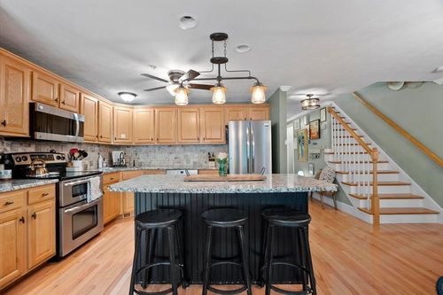 70-70 Bridle Cross Rd, Fitchburg, MA, 01420-8919 | Card Image